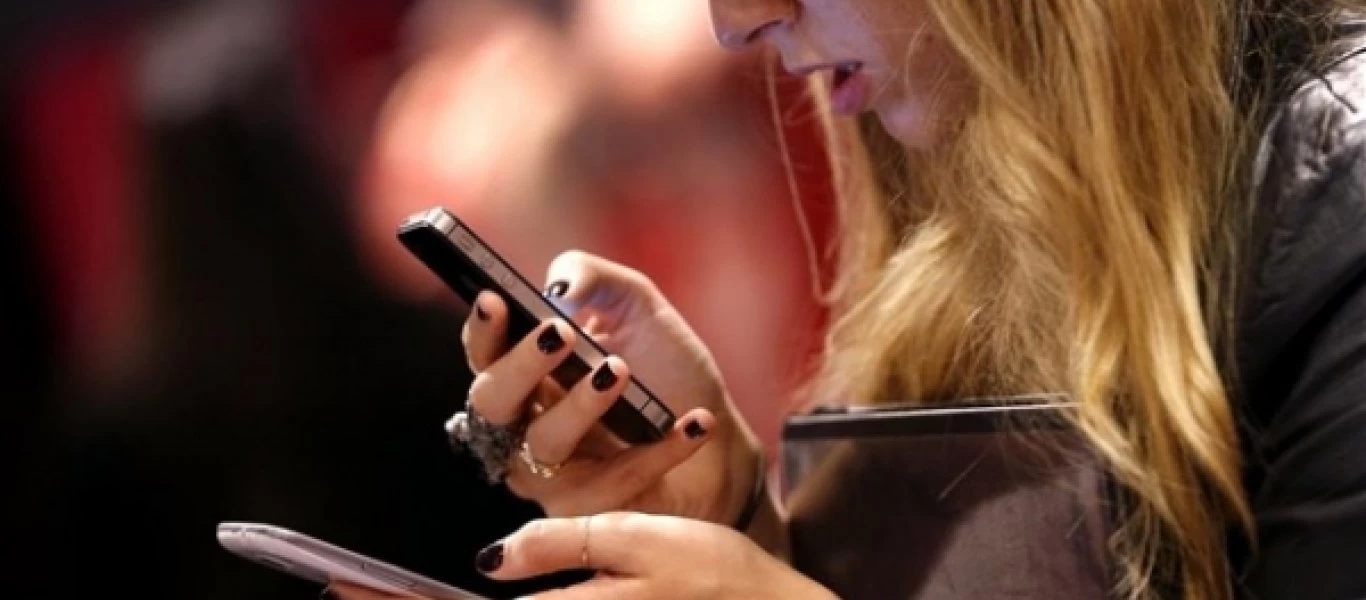 Δείτε πόσο επιβλαβές για την υγεία είναι το κινητό τηλέφωνο